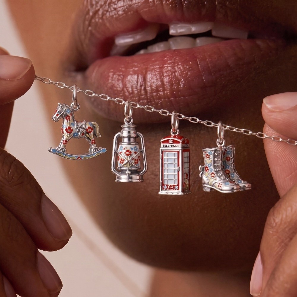 Jewelry Making London - RVS cartoon hangers, miniatuur Britse thema
